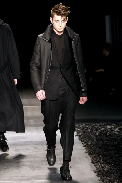 Look 12